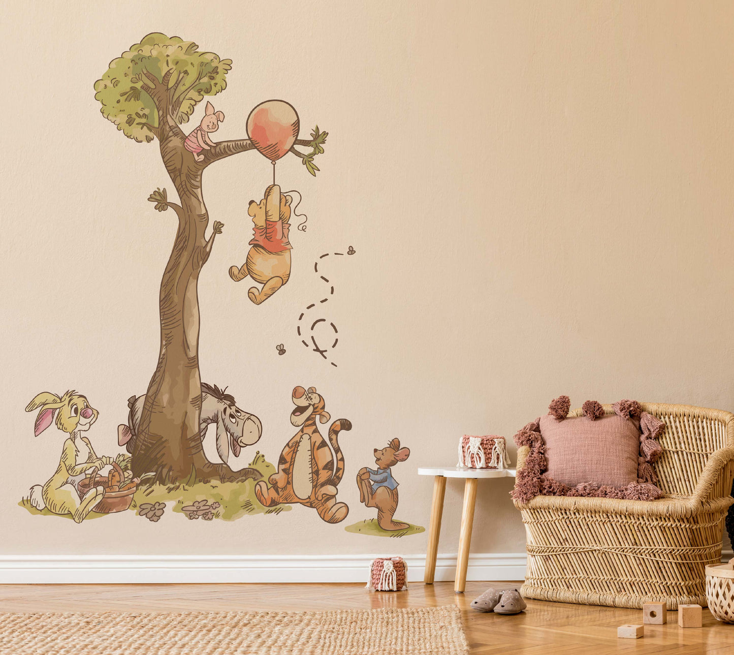 The Hunny Tree Picnic: Pooh Bear & Friends Woodland Scene